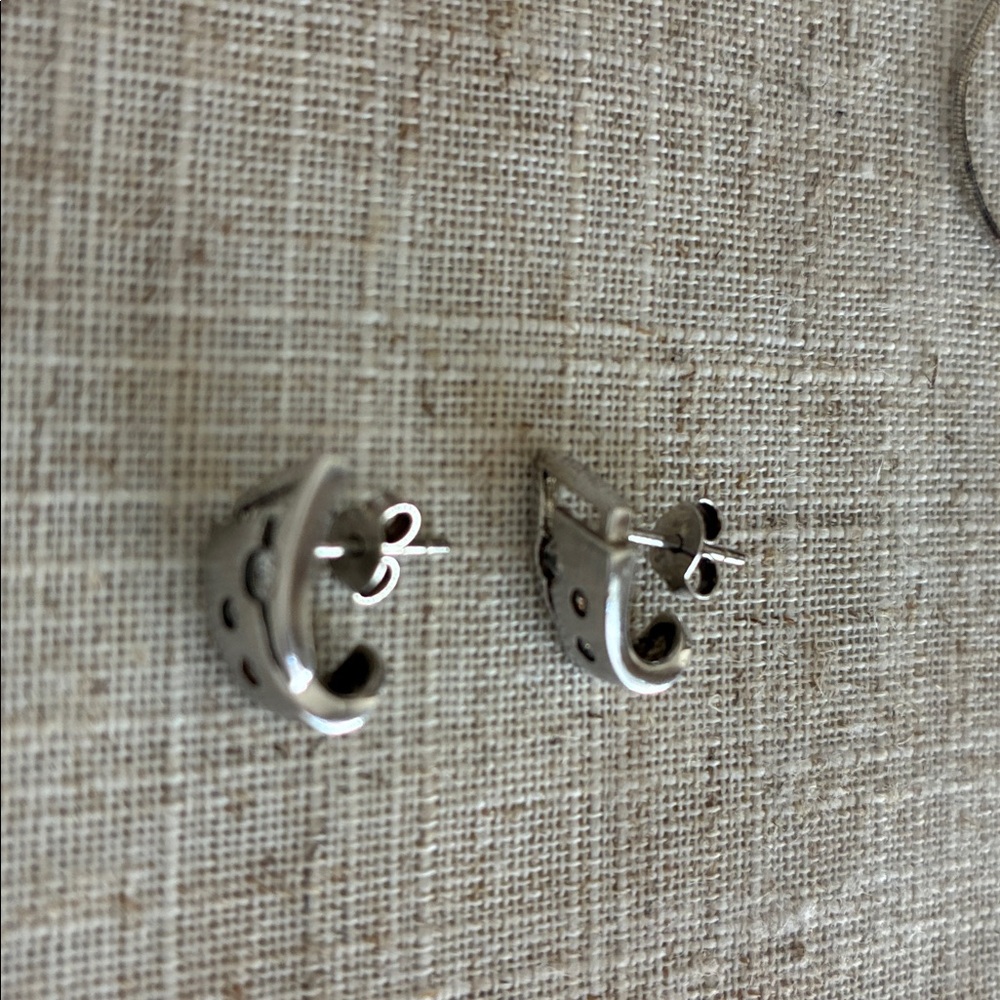 Elegant Silver 925 Necklace and Stud Earring Set
Clear Rhinestone - Picture 8 of 10